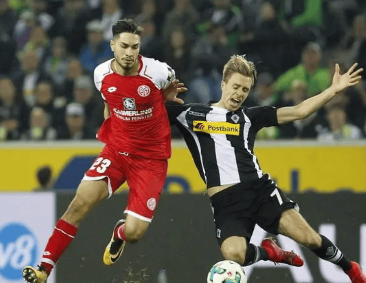 赛后门兴格拉德巴赫调整名单以备英超；远射贴柱环节打磨；管理层满意；轮换策略成焦点-爱游戏娱乐