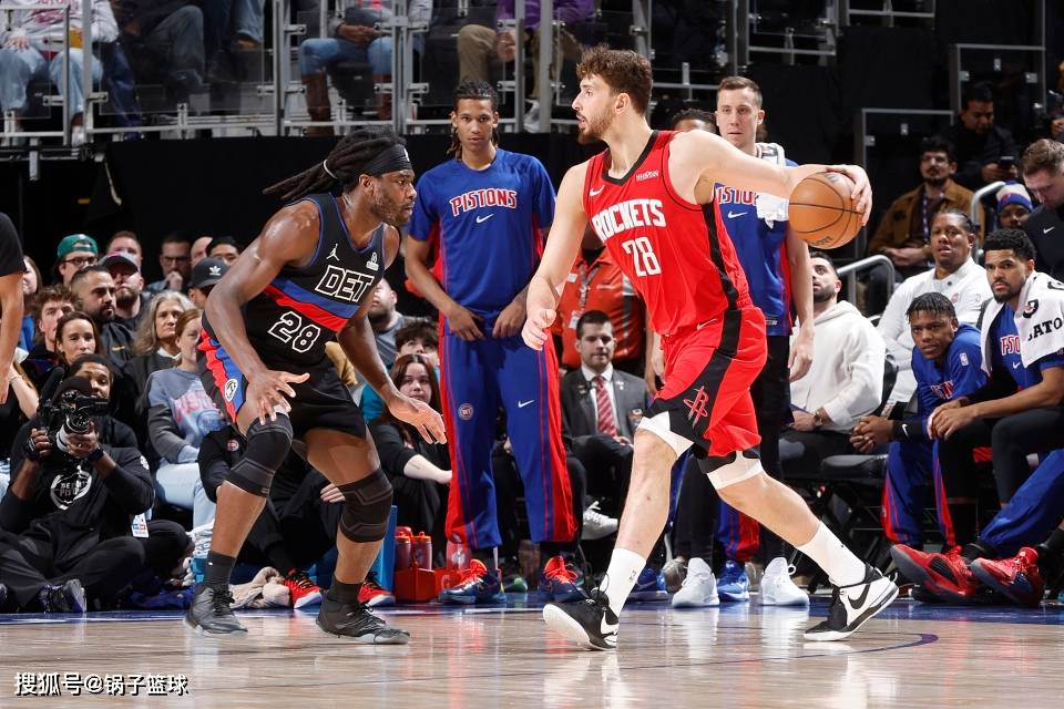 包含NBA常规赛清晨再迎强敌;克里夫兰骑士迎来里程碑;主帅态度:更衣室稳定;球队文化再被提及的词条-爱游戏