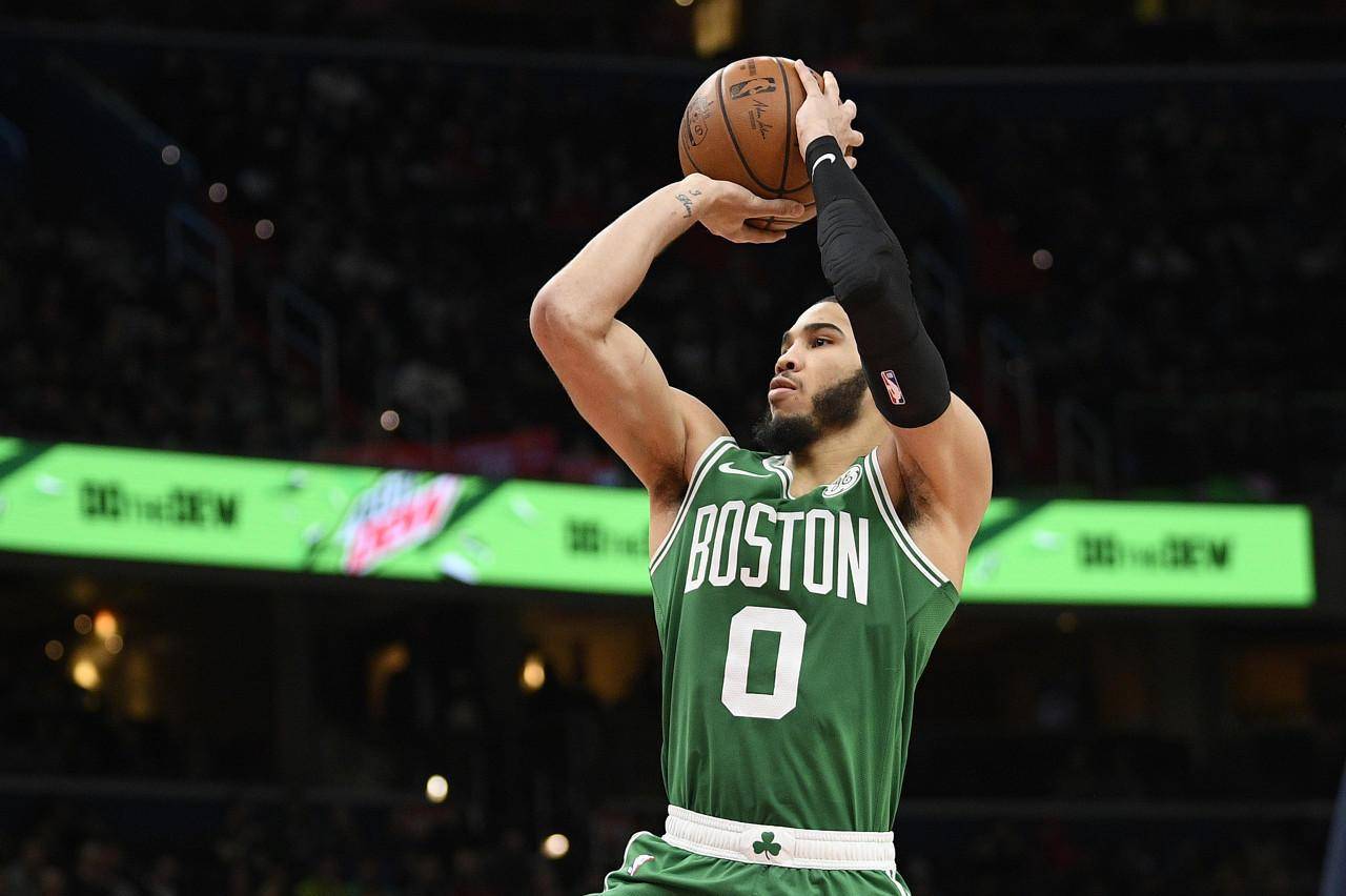 波士顿凯尔特人今夜单刀错失,志在NBA常规赛名次提升,球迷炸锅,医务组通报恢复的简单介绍-爱游戏平台